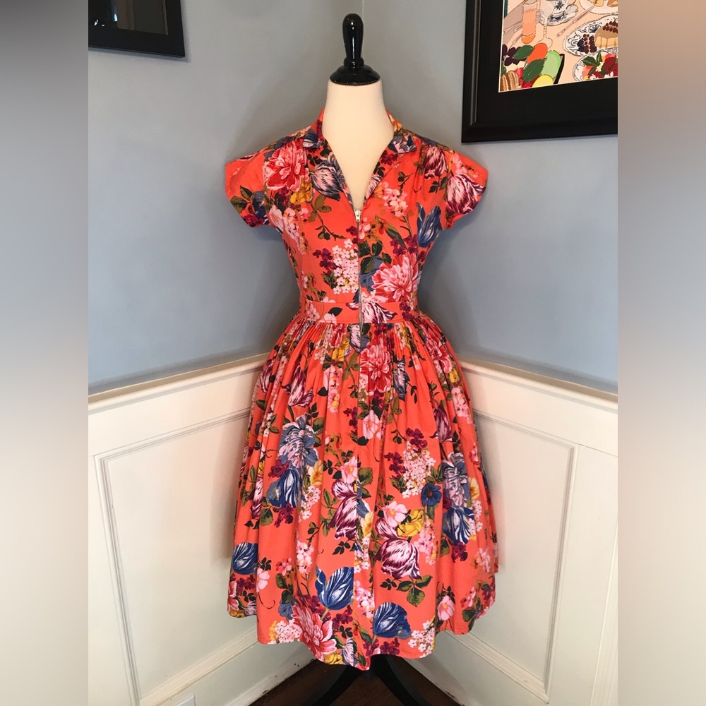 Bernie Dexter Kelly in Orange Floral Print Sz M